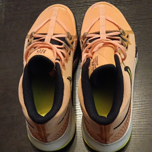 Nike Kyrie Flytrap 6 Orange Trance Yellow Strike Mens SZ 10 Womens SZ 11.5 NWOT - Picture 6 of 9